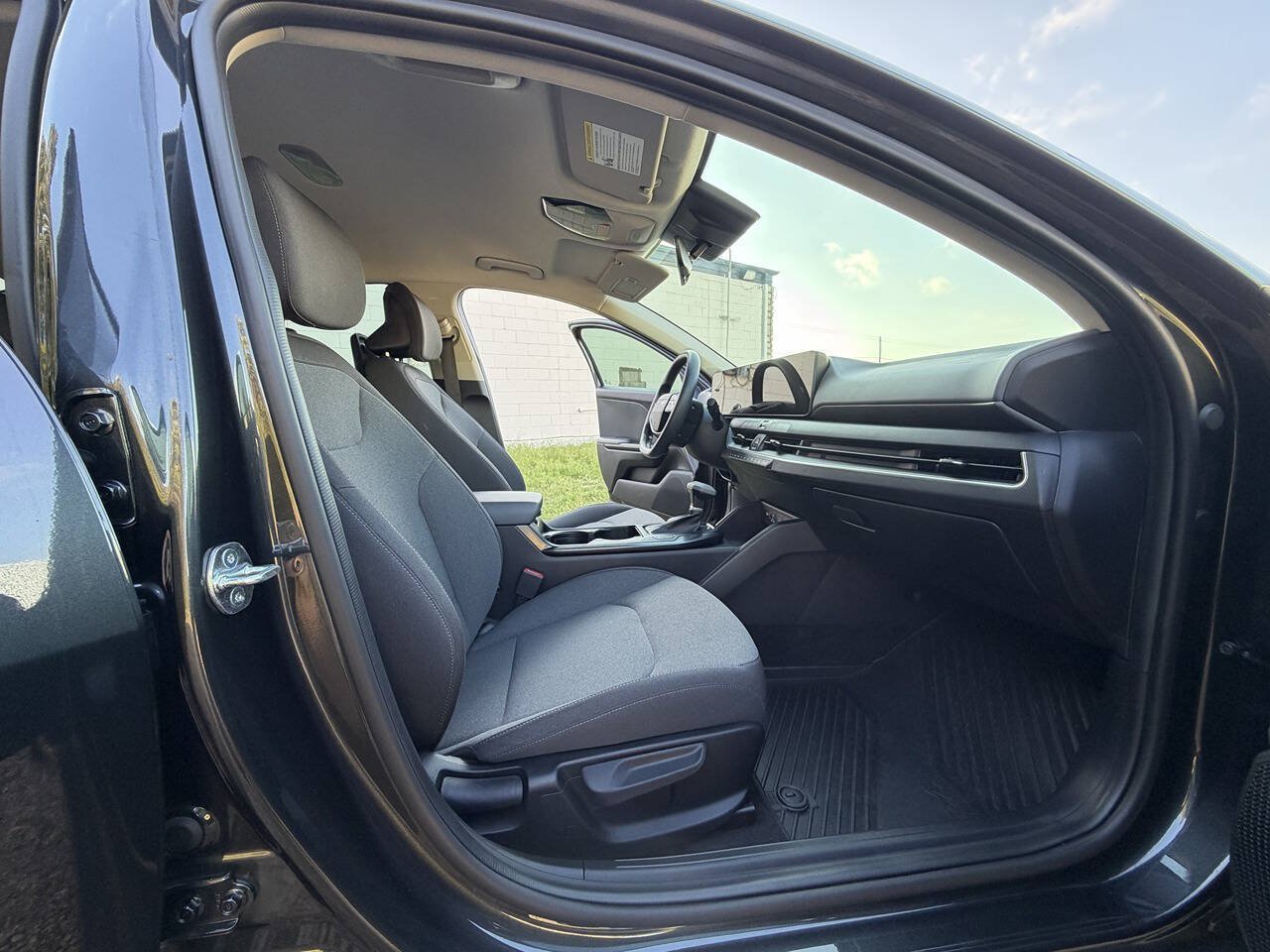 Used 2025 Kia K4 FWD image 37