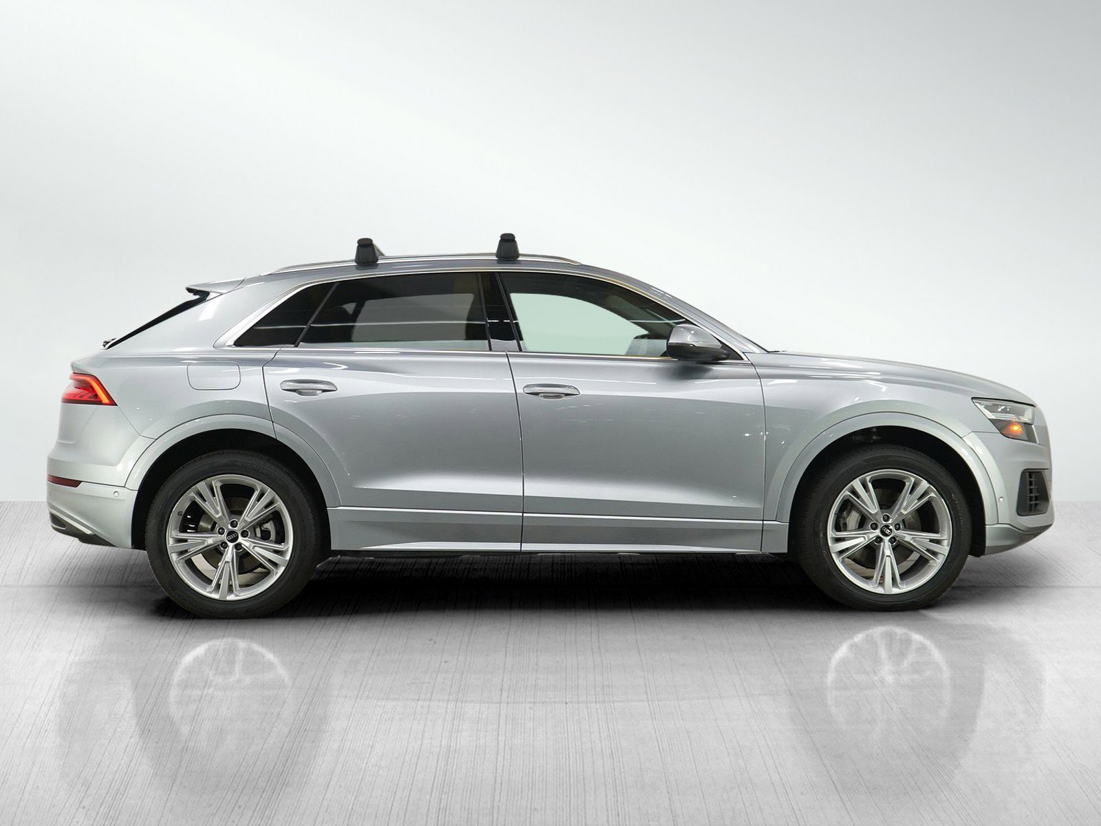 Used 2022 Audi Q8 Premium w/ Convenience Package AWD/4WD image 6