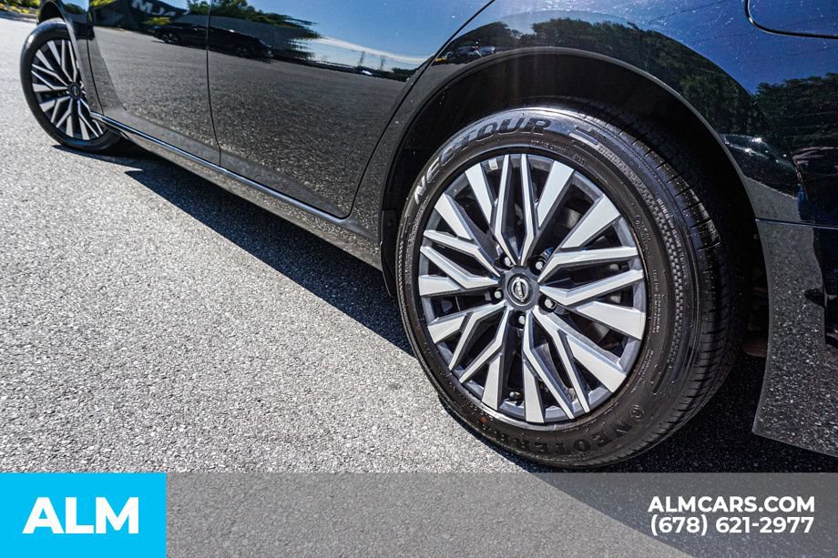 Used 2025 Nissan Altima 2.5 SV FWD image 15