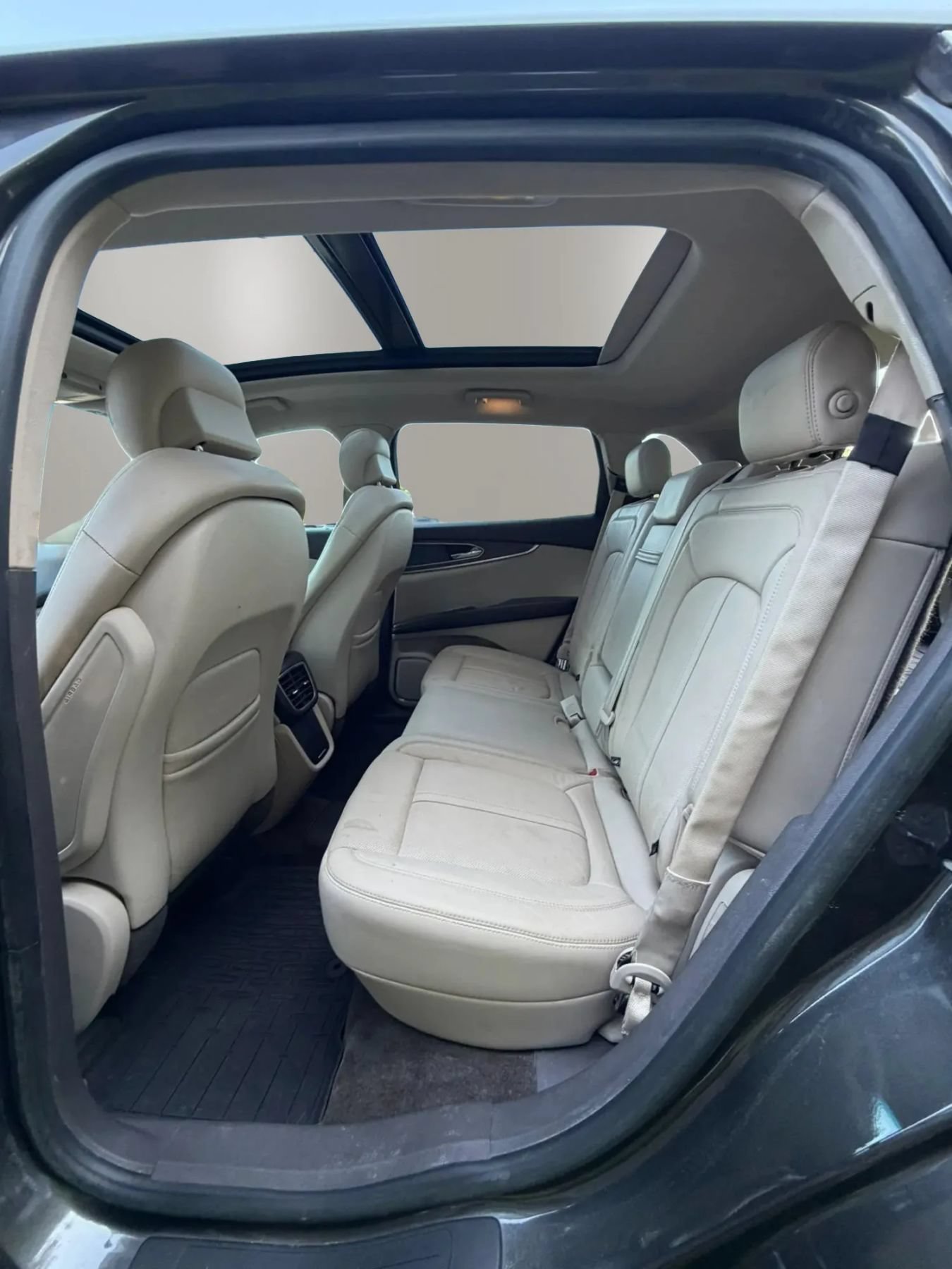 Used 2017 Lincoln MKX Reserve FWD image 11