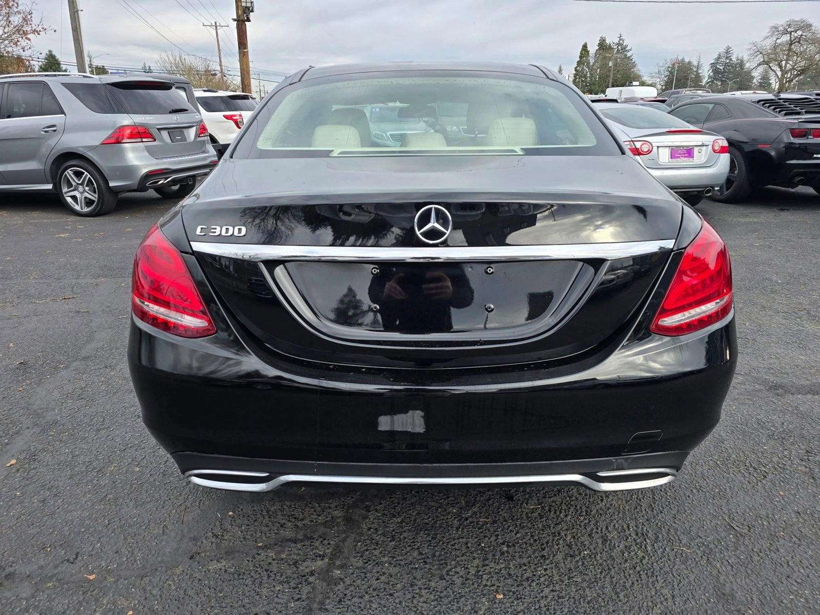 Used 2017 Mercedes-Benz C 300 4MATIC Sedan w/ Premium 3 Package image 4