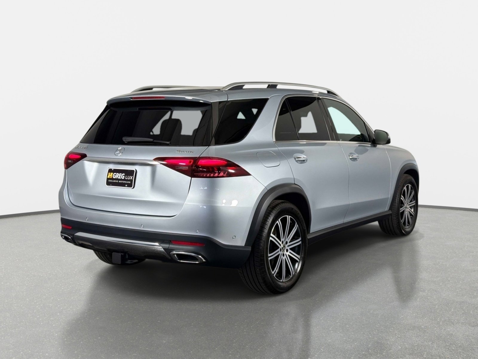 Used 2025 Mercedes-Benz GLE 450 4MATIC w/ Winter Package image 3