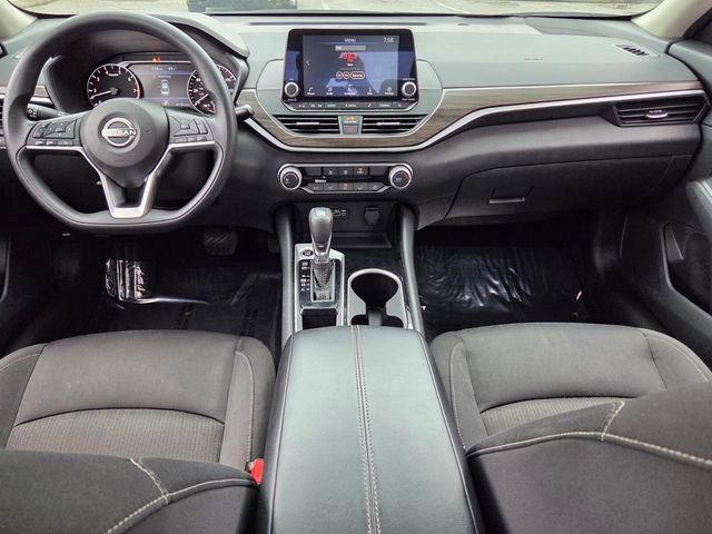 Used 2024 Nissan Altima 2.5 SV image 12