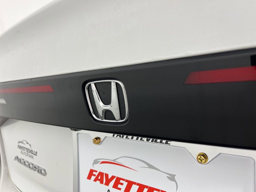Used 2023 Honda Accord Touring image 12