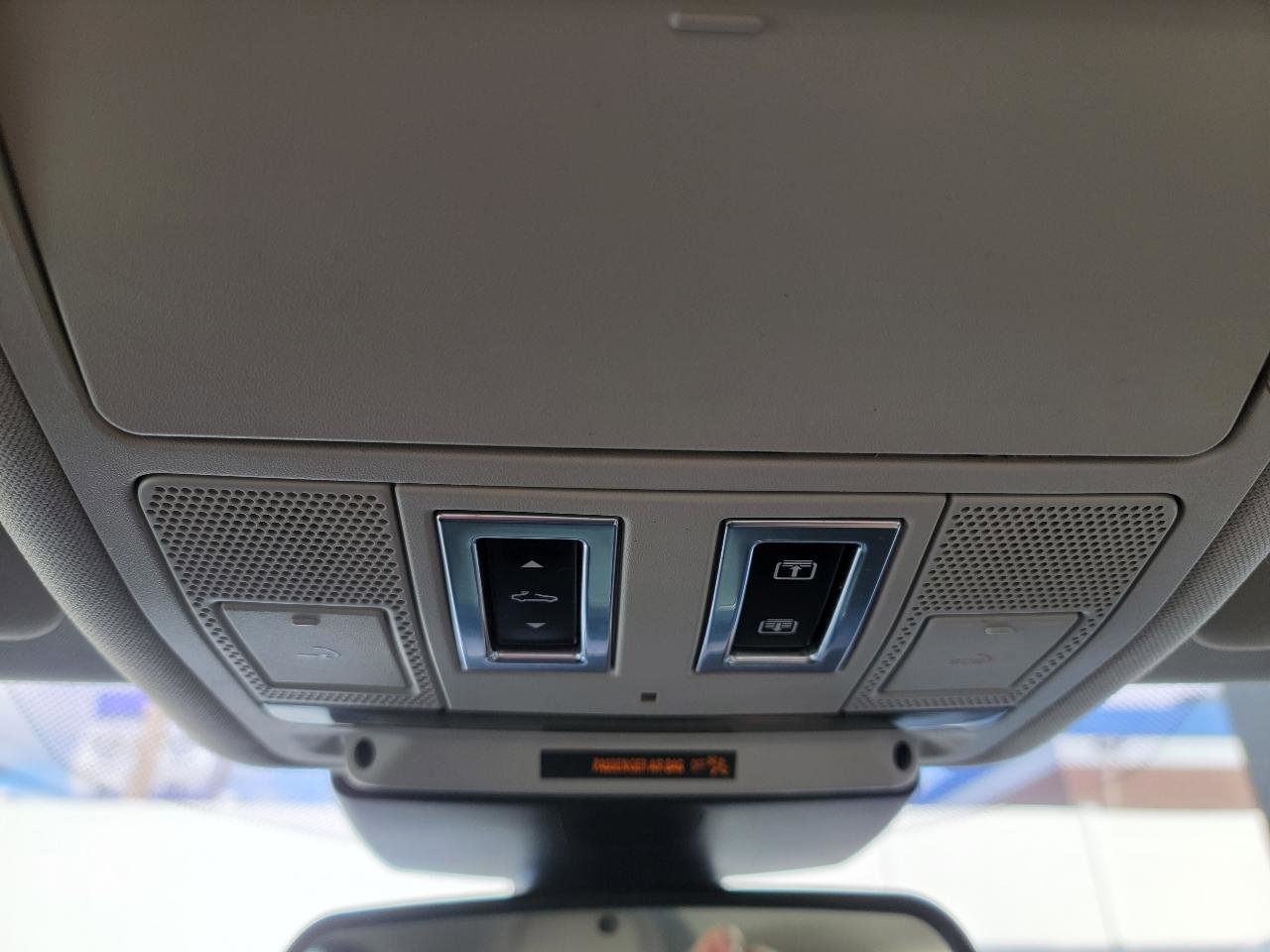 Used 2017 Jaguar XE Prestige image 32