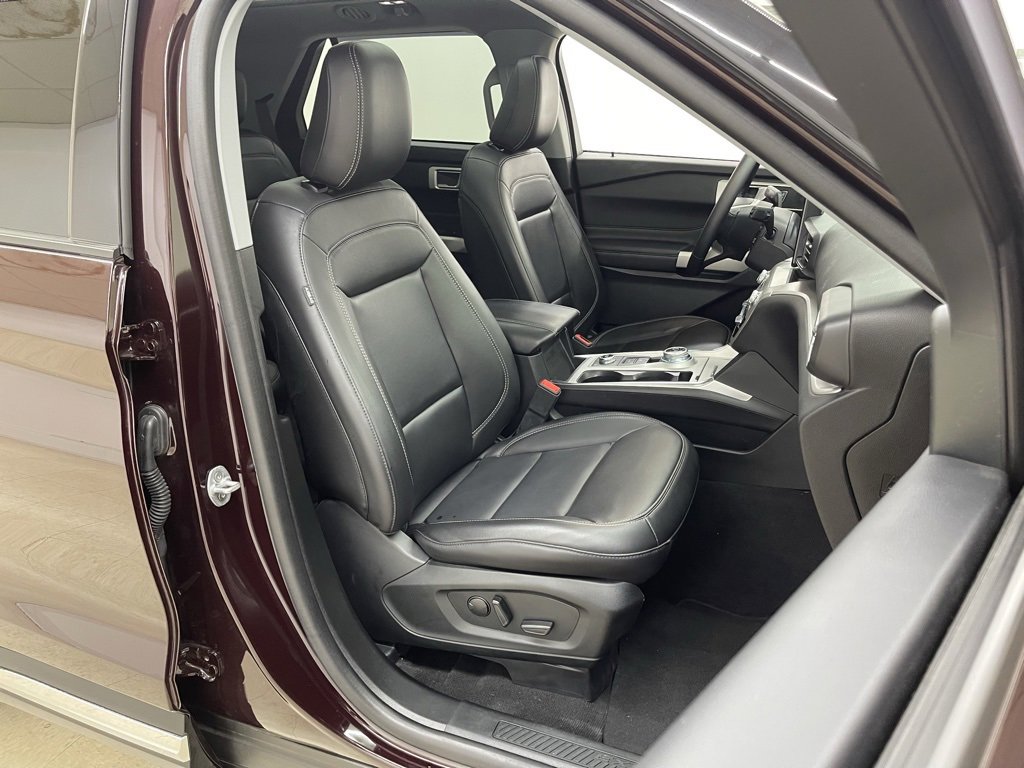 Used 2023 Ford Explorer XLT w/ Equipment Group 202A image 12