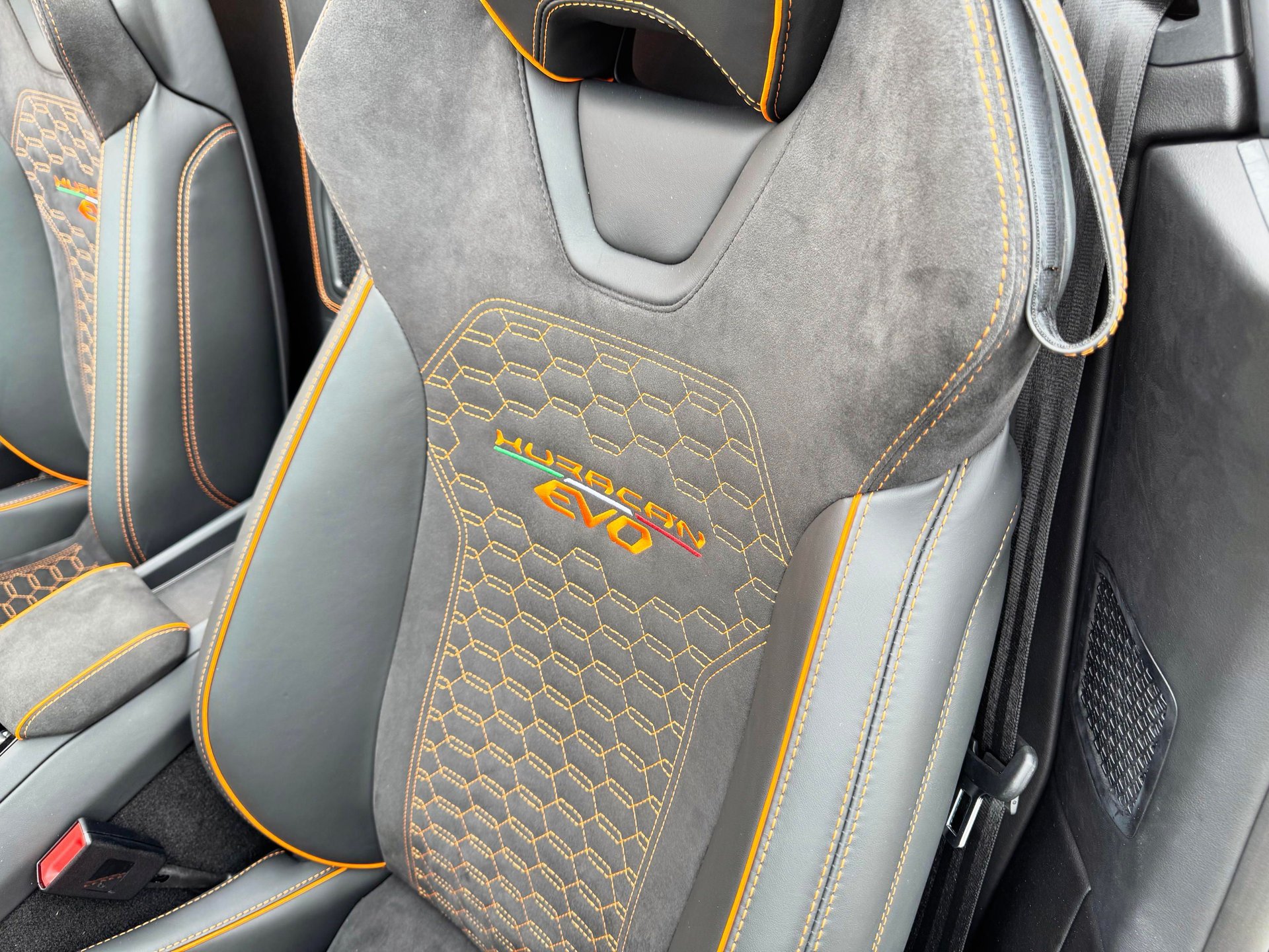 Used 2023 Lamborghini Huracan EVO RWD image 35