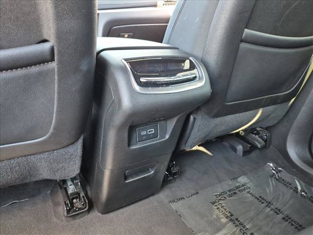 Used 2025 Cadillac XT6 Luxury FWD image 25