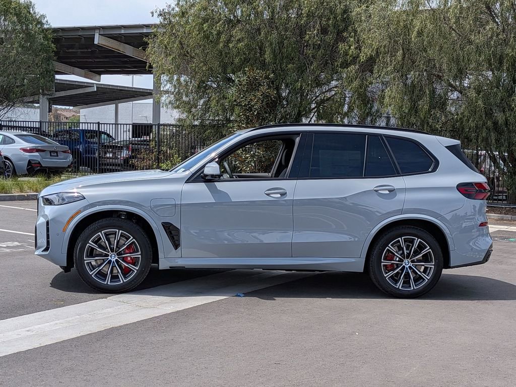New 2026 BMW X5 xDrive50e image 5