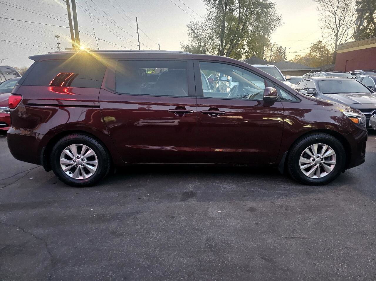 Used 2015 Kia Sedona LX w/ LX Convenience Package image 6