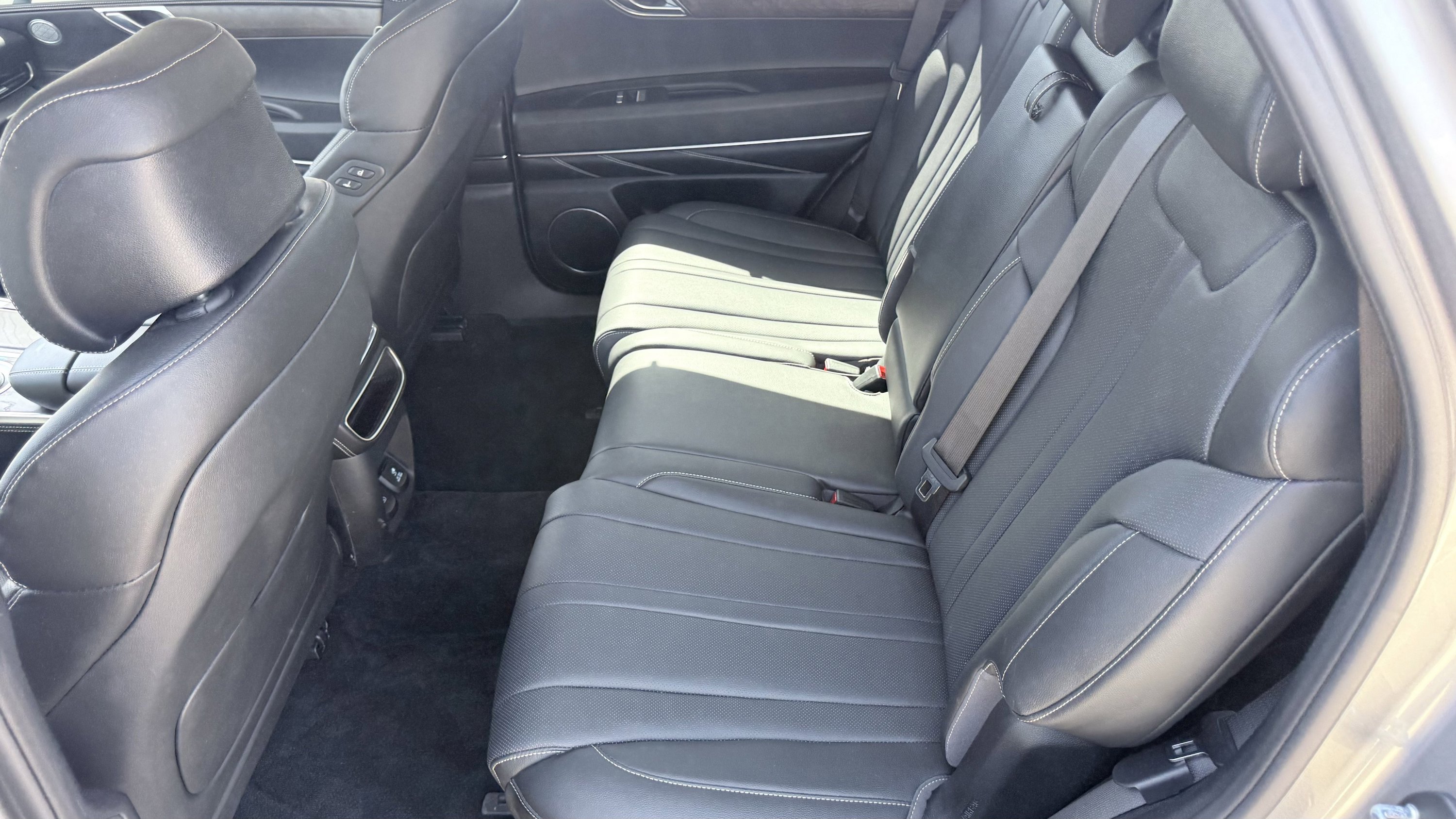 Used 2024 Genesis GV80 2.5T image 30