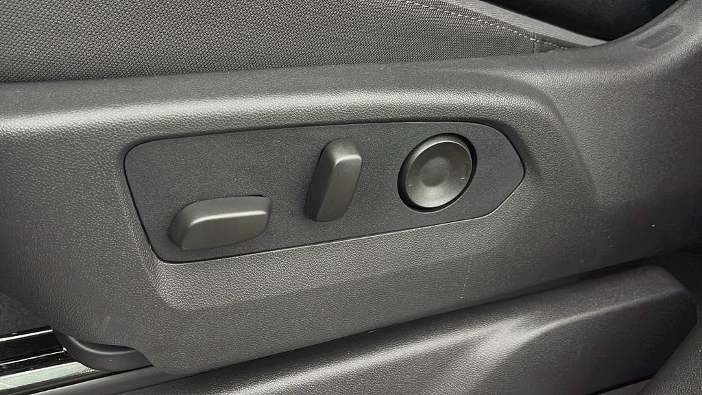 New 2026 GMC Sierra 1500 Elevation image 11