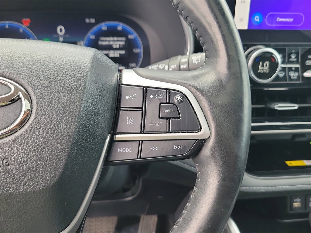 Used 2023 Toyota Highlander Limited image 21