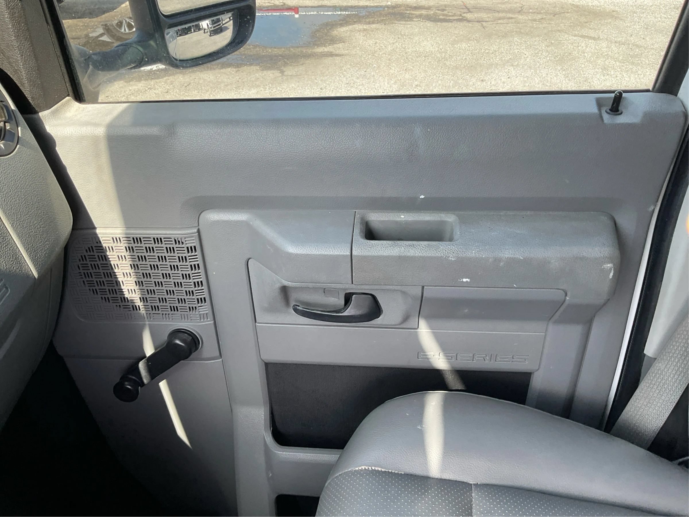 Used 2009 Ford E-150 and Econoline 150 RWD image 14