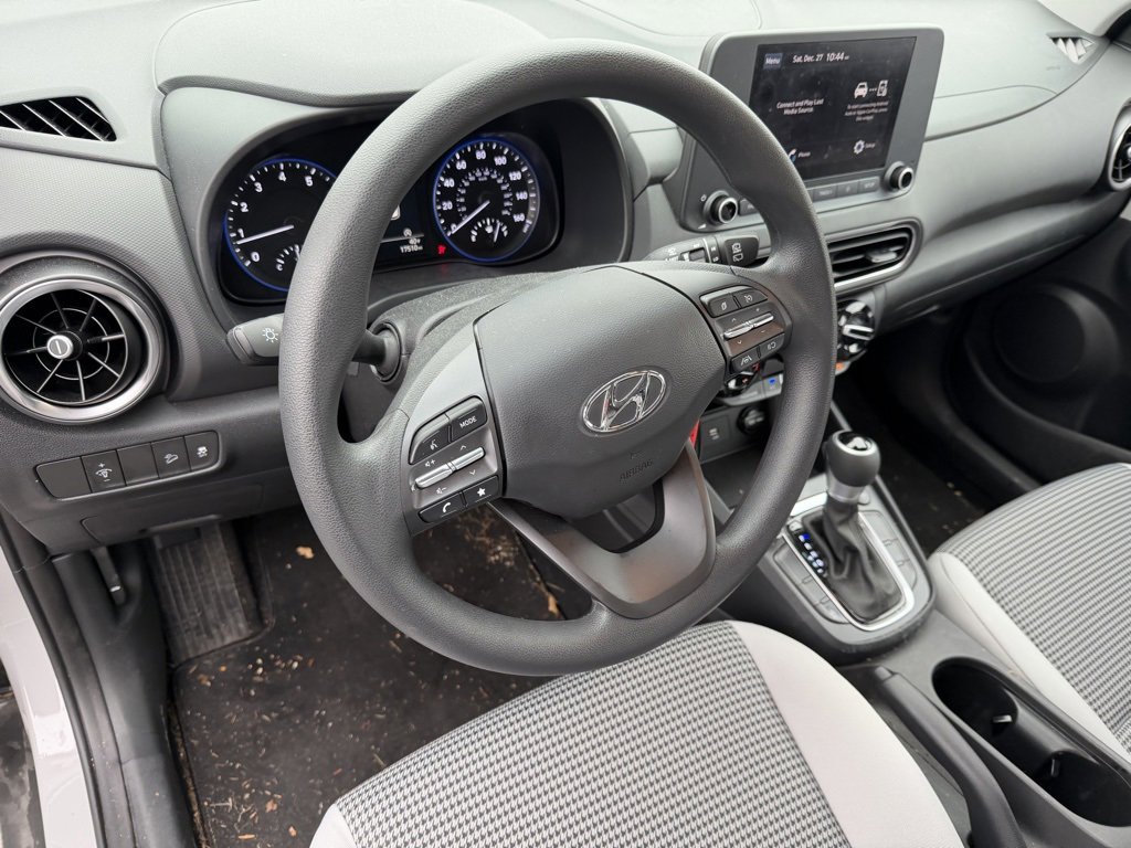 Used 2023 Hyundai Kona SE image 8