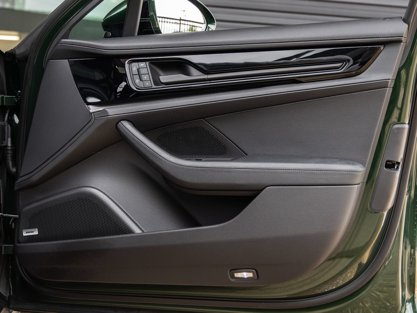 Certified 2025 Porsche Panamera image 43