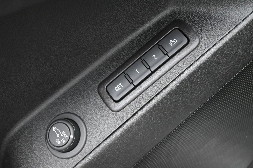 Used 2019 Chevrolet Equinox Premier AWD/4WD image 4