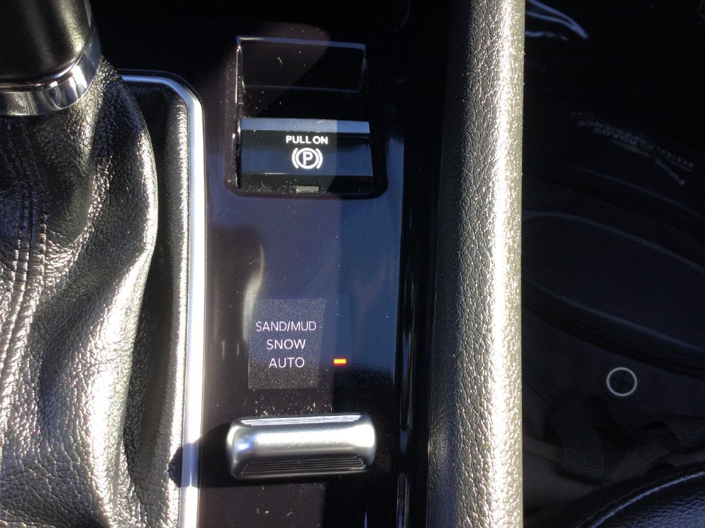 Used 2025 Jeep Compass Latitude w/ Convenience Group AWD/4WD image 25