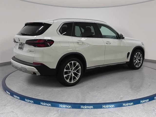Used 2025 BMW X5 xDrive40i w/ Premium Package AWD/4WD image 5