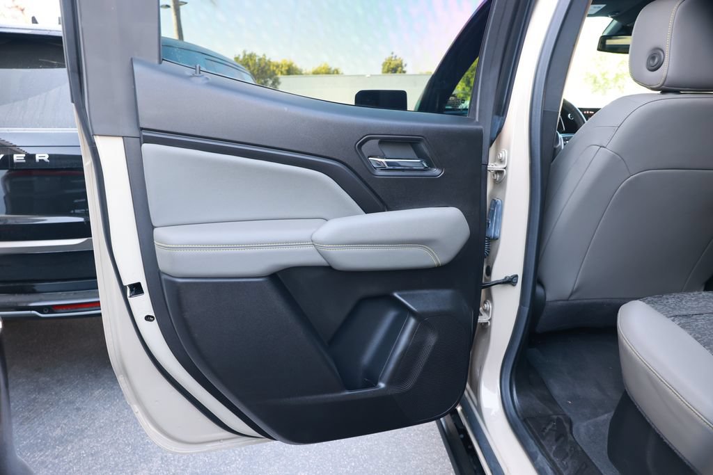 Used 2024 Chevrolet Colorado ZR2 w/ Technology Package AWD/4WD image 34