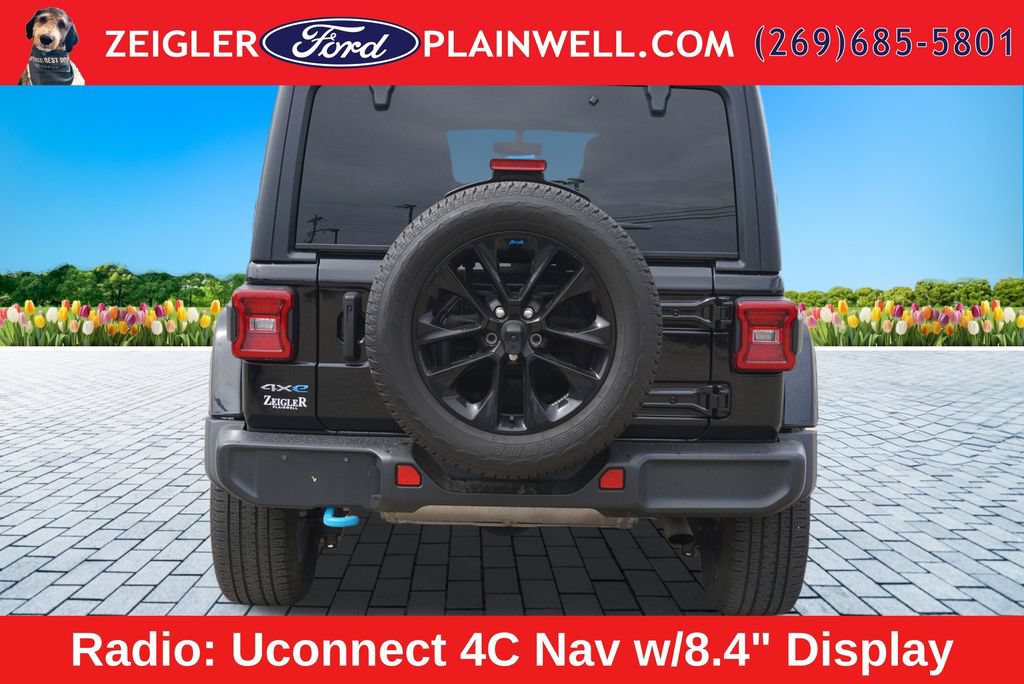 Used 2023 Jeep Wrangler Unlimited Sahara w/ Cold Weather Group AWD/4WD image 4
