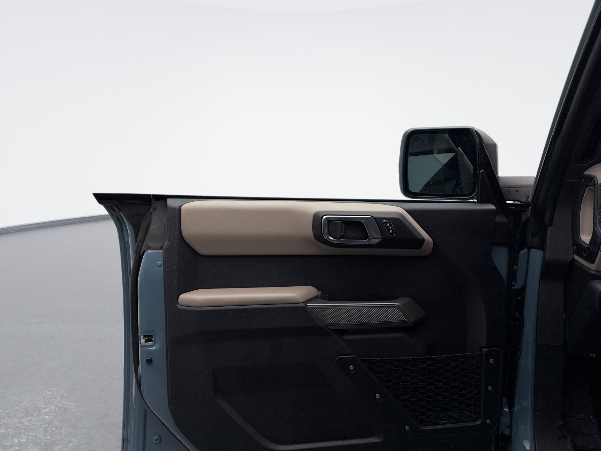 Used 2023 Ford Bronco Wildtrak image 9