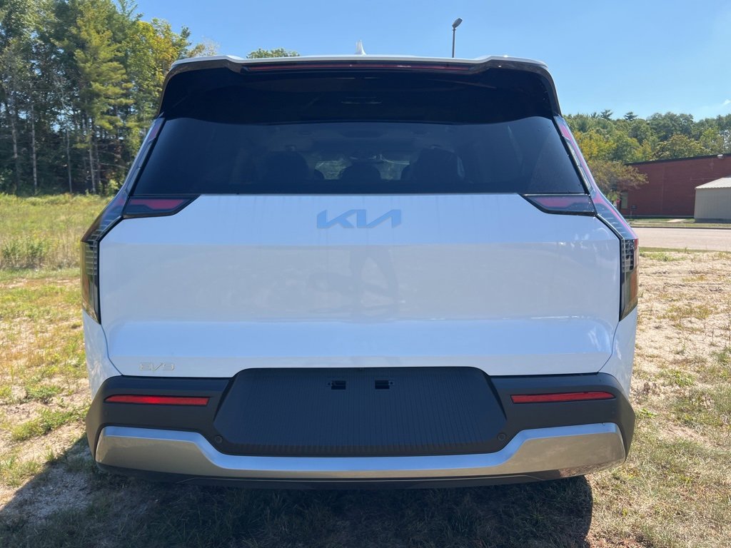New 2026 Kia EV9 Wind image 3