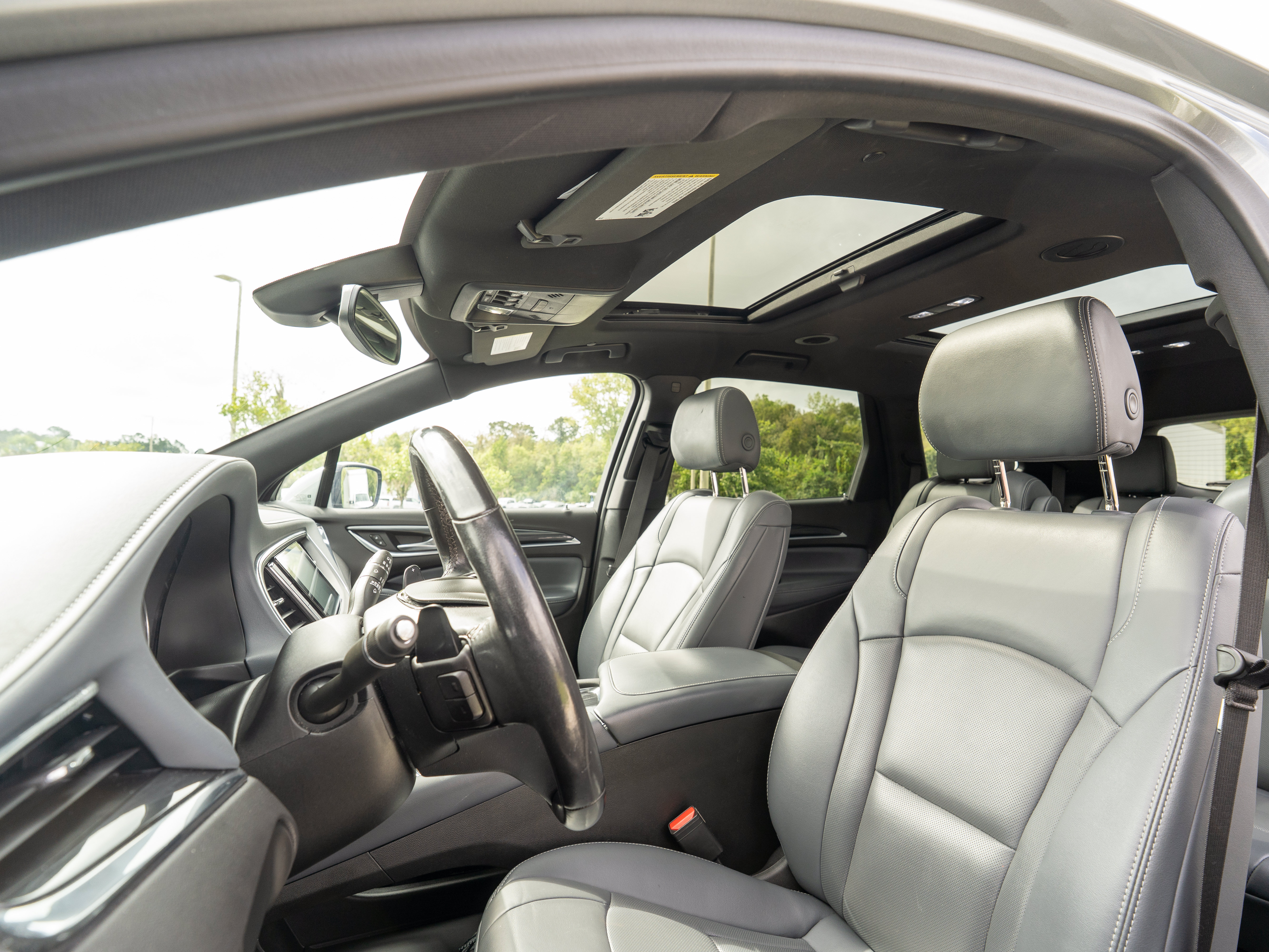 Used 2024 Buick Enclave Essence w/ Experience Buick Package FWD image 8