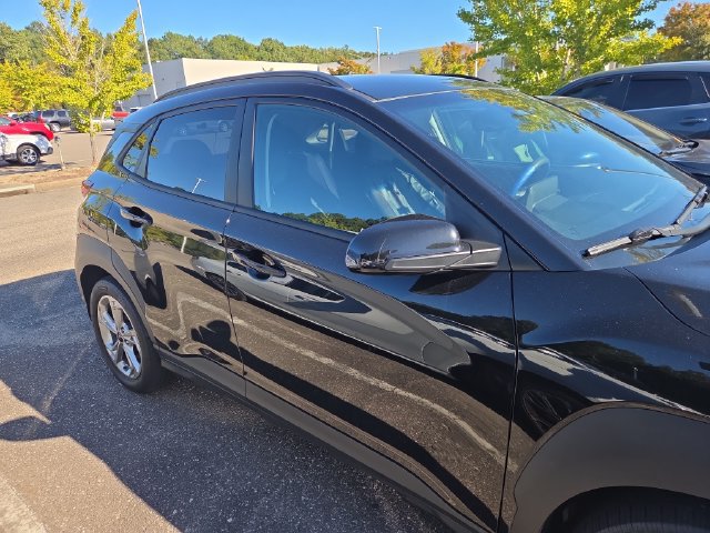 Used 2023 Hyundai Kona SEL AWD/4WD image 2