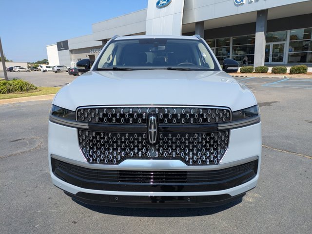 New 2025 Lincoln Navigator Reserve image 9