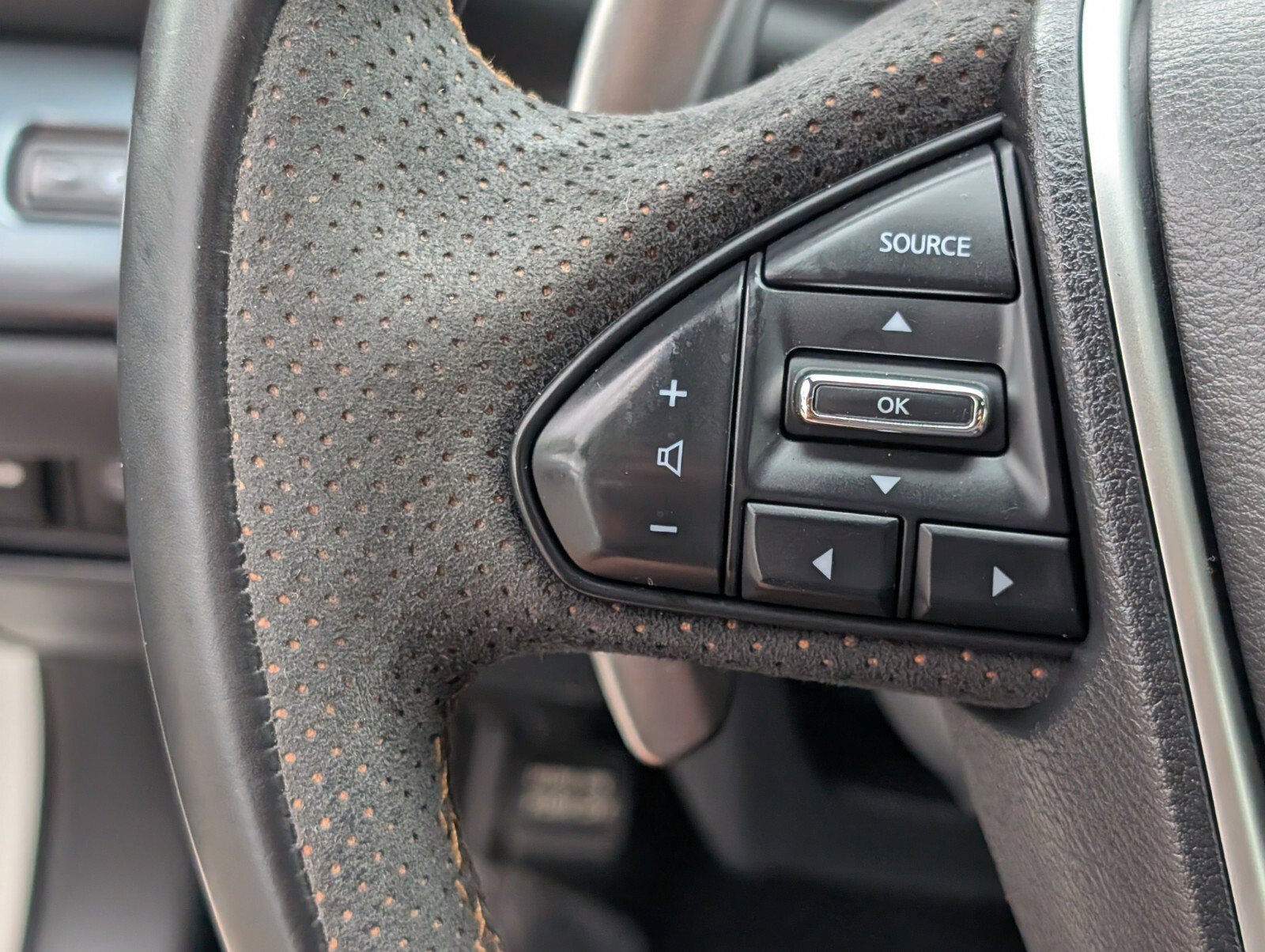 Certified 2023 Nissan Maxima SR w/ Sport Mat Group image 31