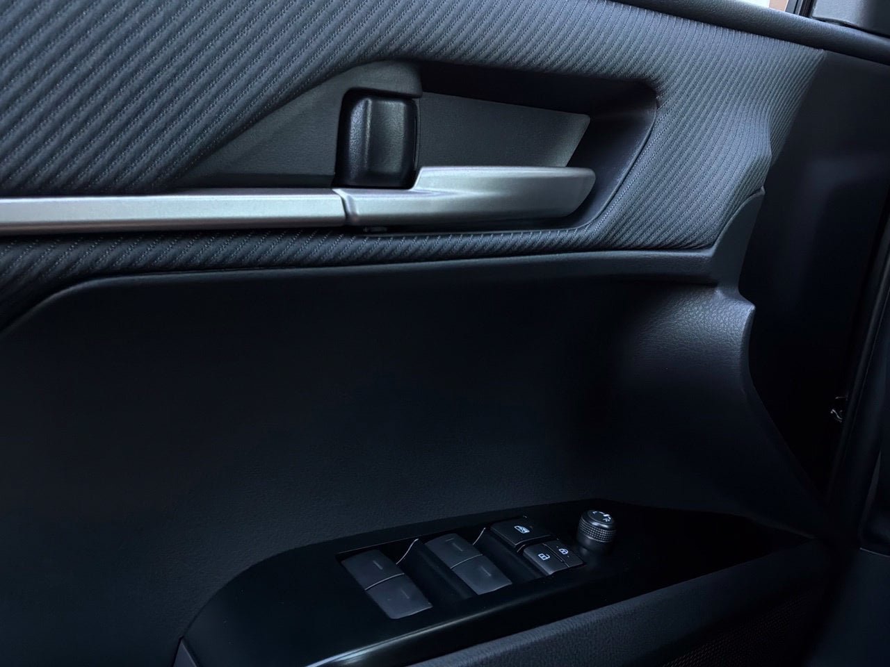 New 2026 Toyota Camry Hybrid FWD image 20