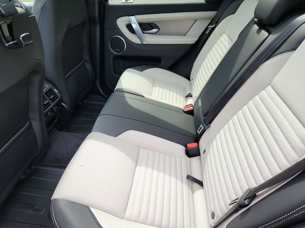 New 2026 Land Rover Discovery Sport Landmark image 5