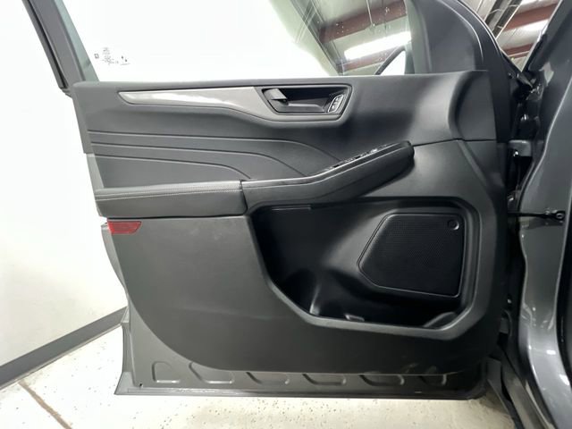 Used 2025 Ford Escape Active AWD/4WD image 21