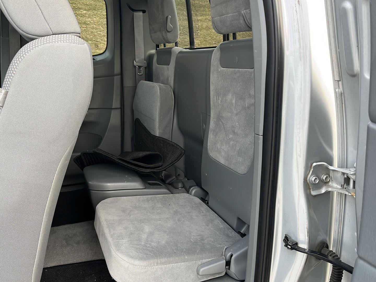 Used 2010 Toyota Tacoma Base image 13