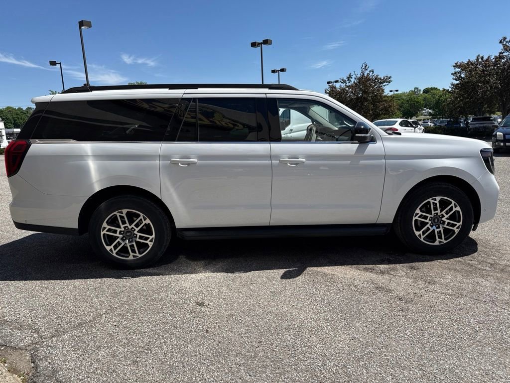 Used 2025 Ford Expedition Max Active AWD/4WD image 14