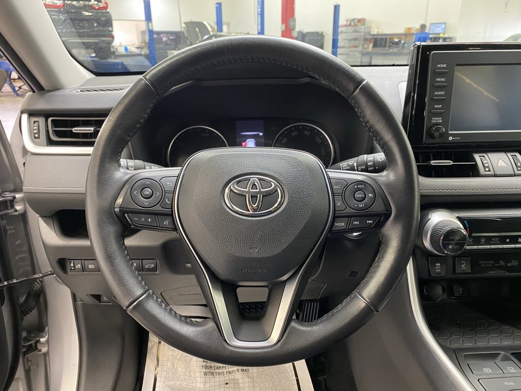 Used 2022 Toyota RAV4 XLE Premium image 30