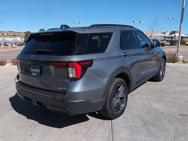 Used 2025 Ford Explorer ST-Line w/ ST-Line Street Pack image 8