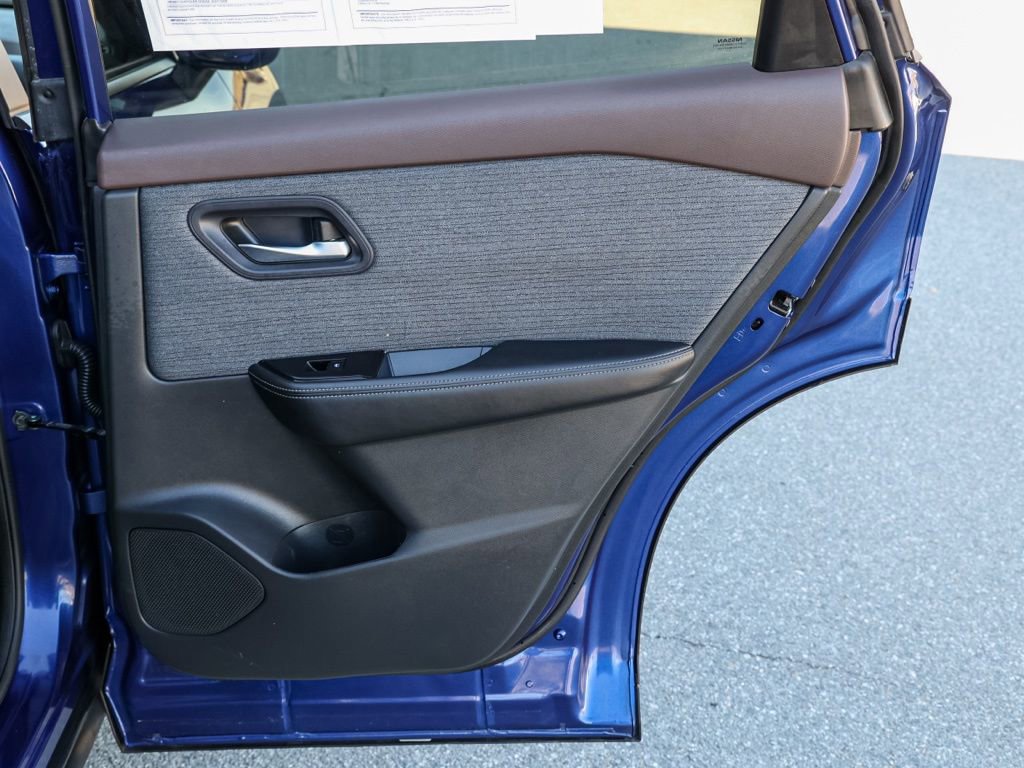 Used 2023 Nissan Rogue SV image 19