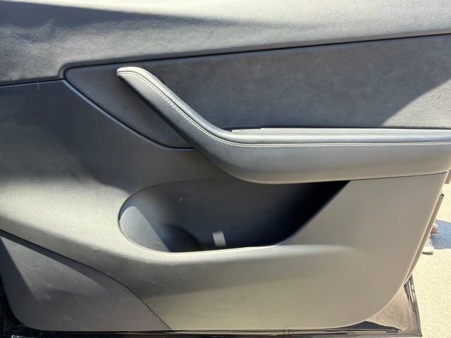 Used 2022 Tesla Model Y Performance AWD/4WD image 11