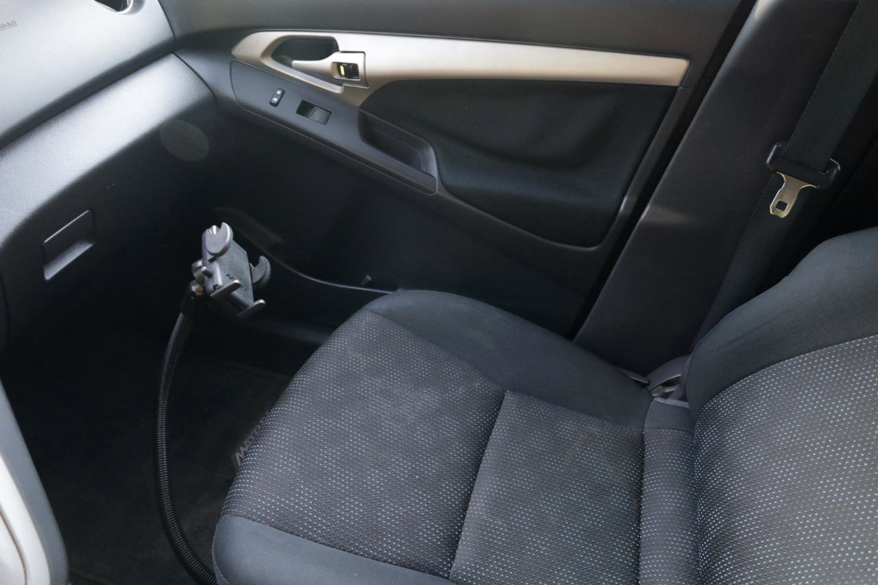 Used 2009 Toyota Matrix S FWD image 10