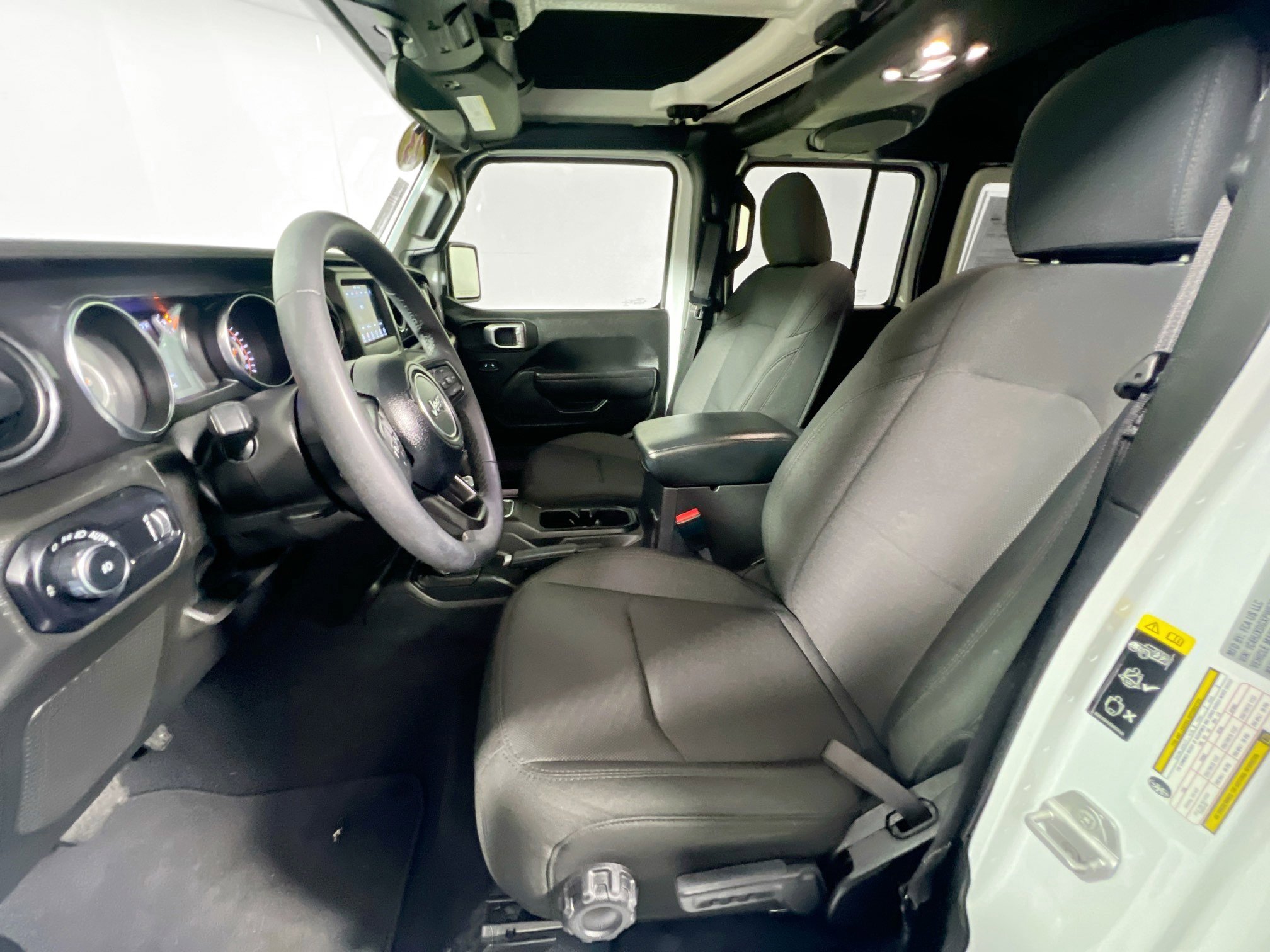 Used 2023 Jeep Wrangler Altitude image 14