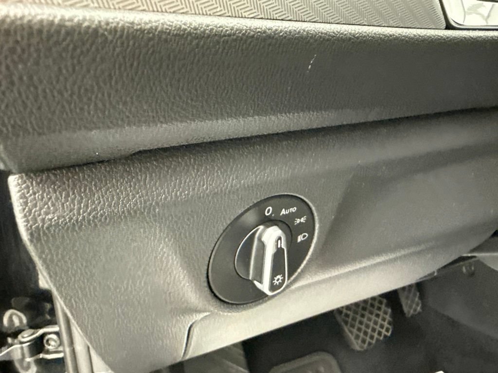 Used 2021 Volkswagen Jetta SE FWD image 19