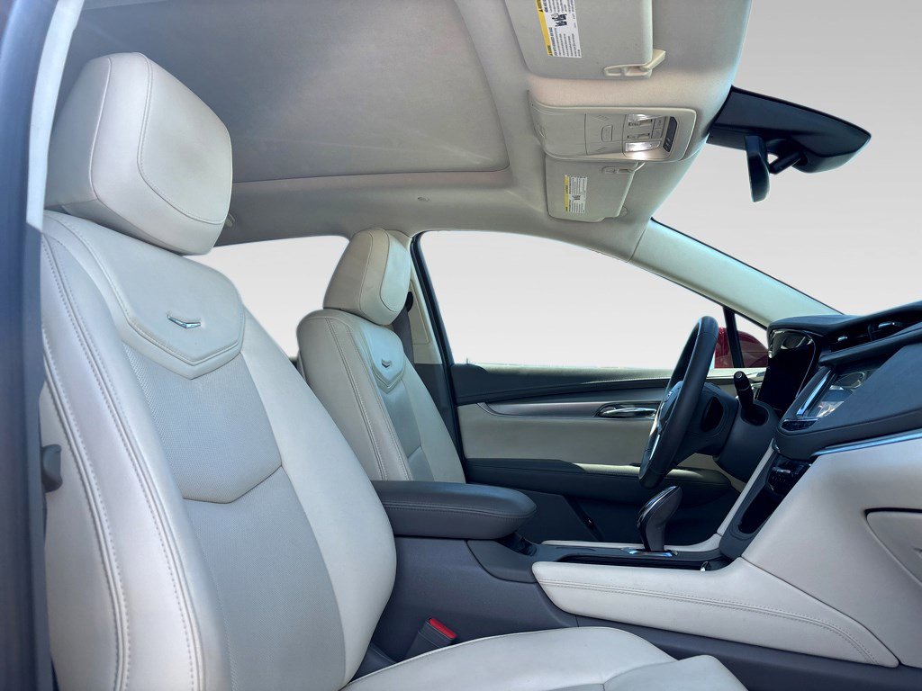 Used 2017 Cadillac XT5 Luxury w/ Driver Awareness Package image 13