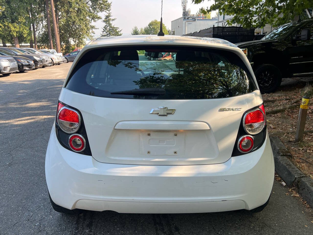 Used 2013 Chevrolet Sonic LS FWD image 4