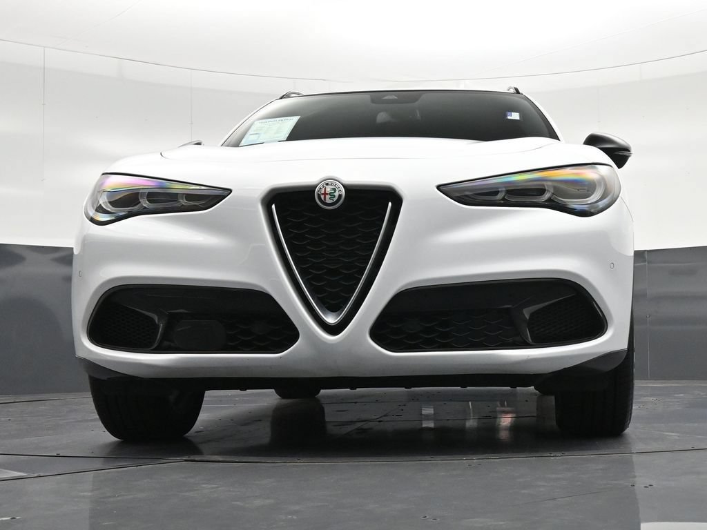 Used 2024 Alfa Romeo Stelvio Ti w/ Active Assist Plus Package AWD/4WD image 33