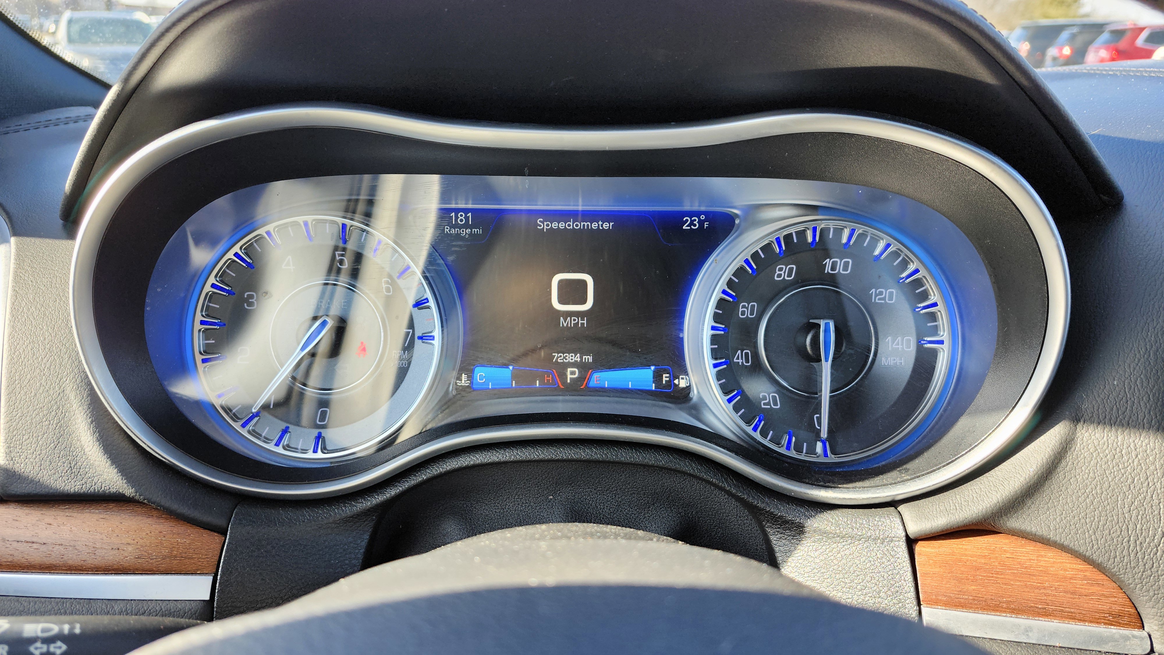 Used 2016 Chrysler 300 C Platinum image 25