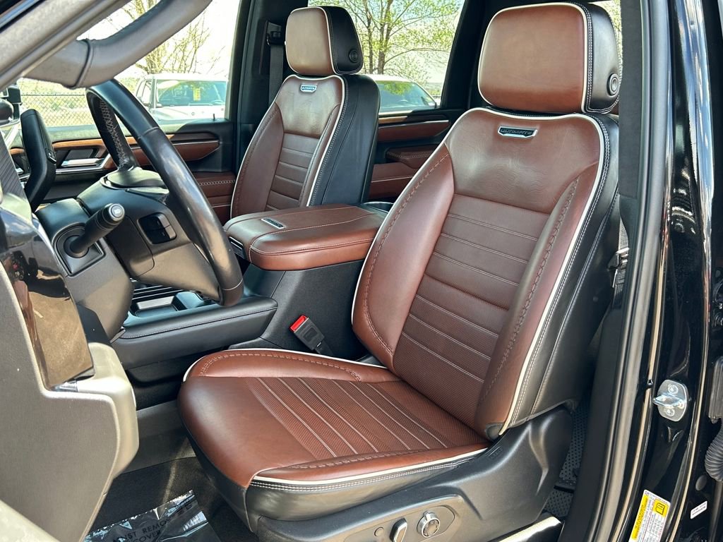 Used 2024 GMC Sierra 3500 Denali Ultimate image 15