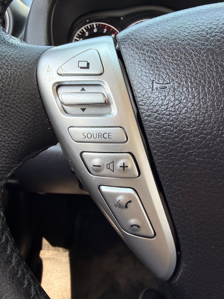 Used 2015 Nissan Versa Note FWD image 20