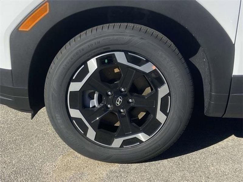 Certified 2025 Hyundai Santa Fe SE image 9